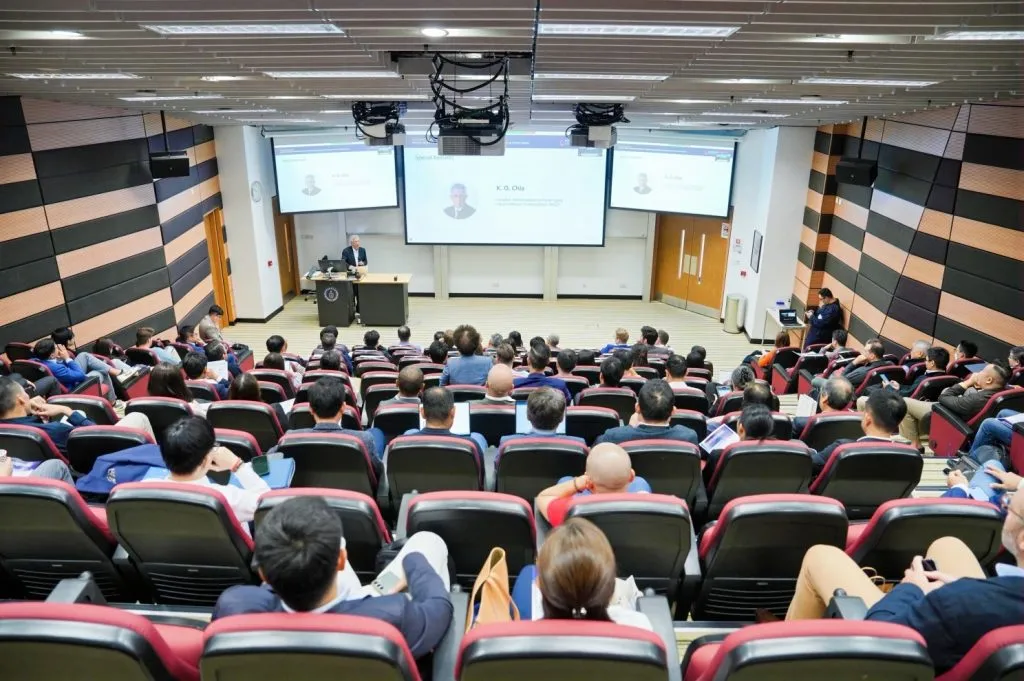 K. O. Chia 在 HKUST-IESE ETA Summit 发言。
